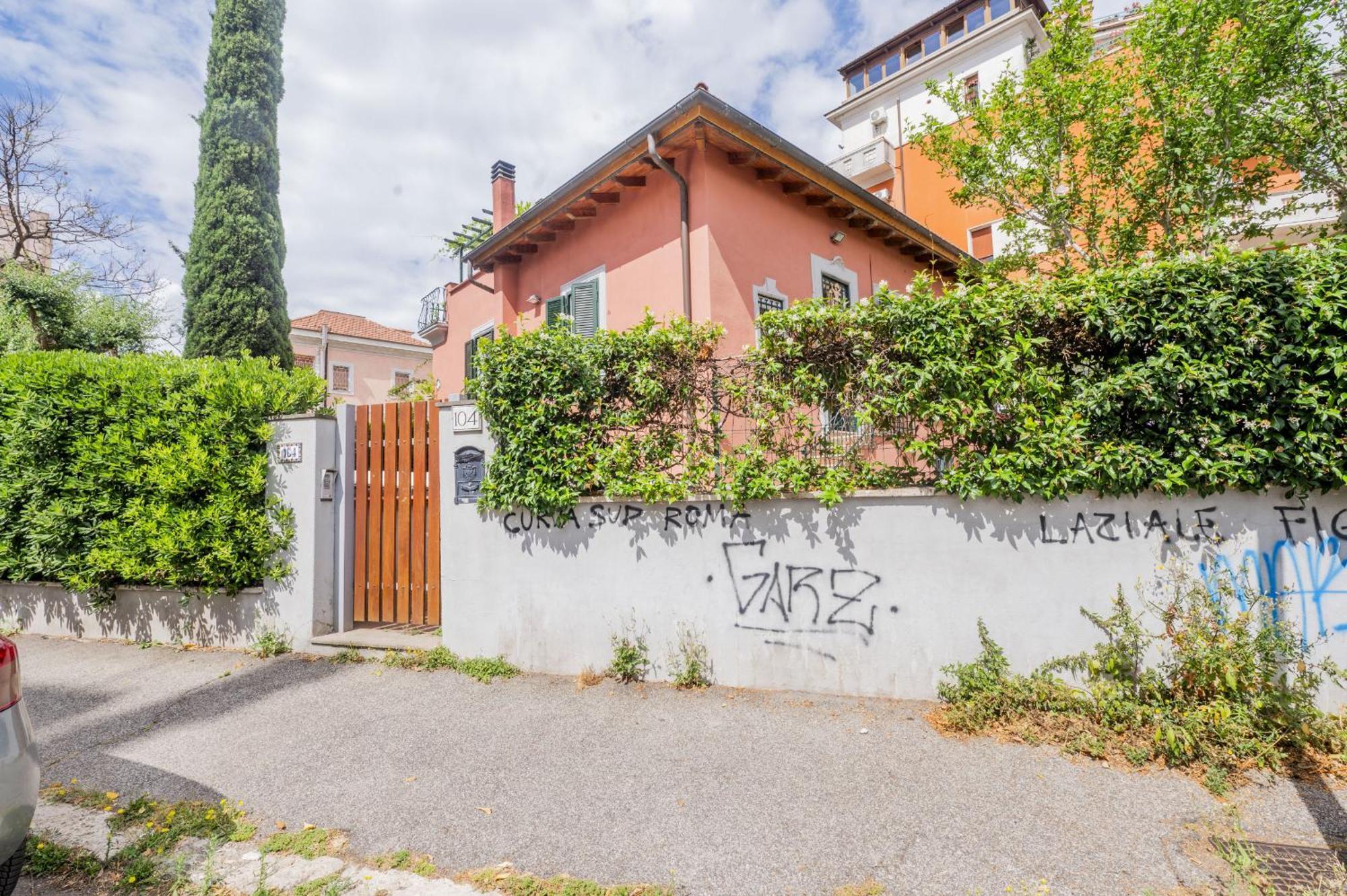 Apartment Lovely 2br House In Beautiful Area Rom