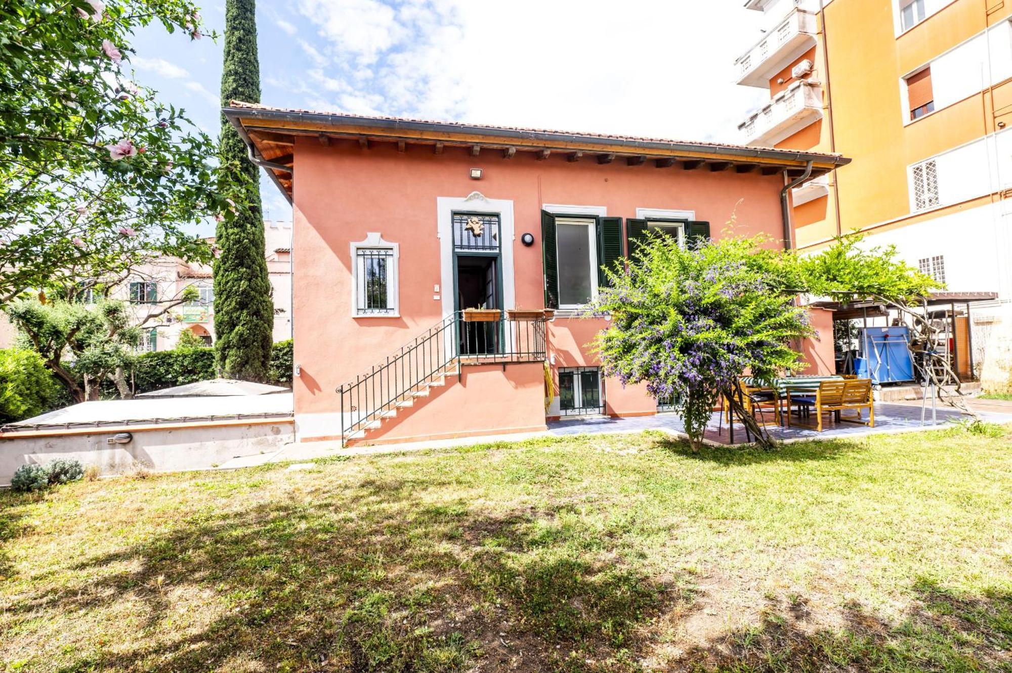 Lovely 2br House In Beautiful Area Apartment *